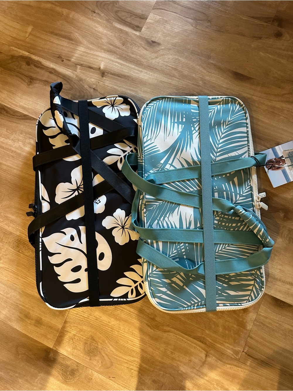 ALOHA COLLAPSE BEACH TOTE